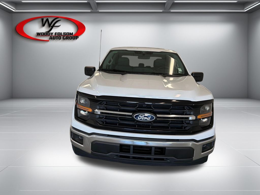 New 2026 Ford F150 XLT w/ XLT Chrome Appearance Package RWD image 2