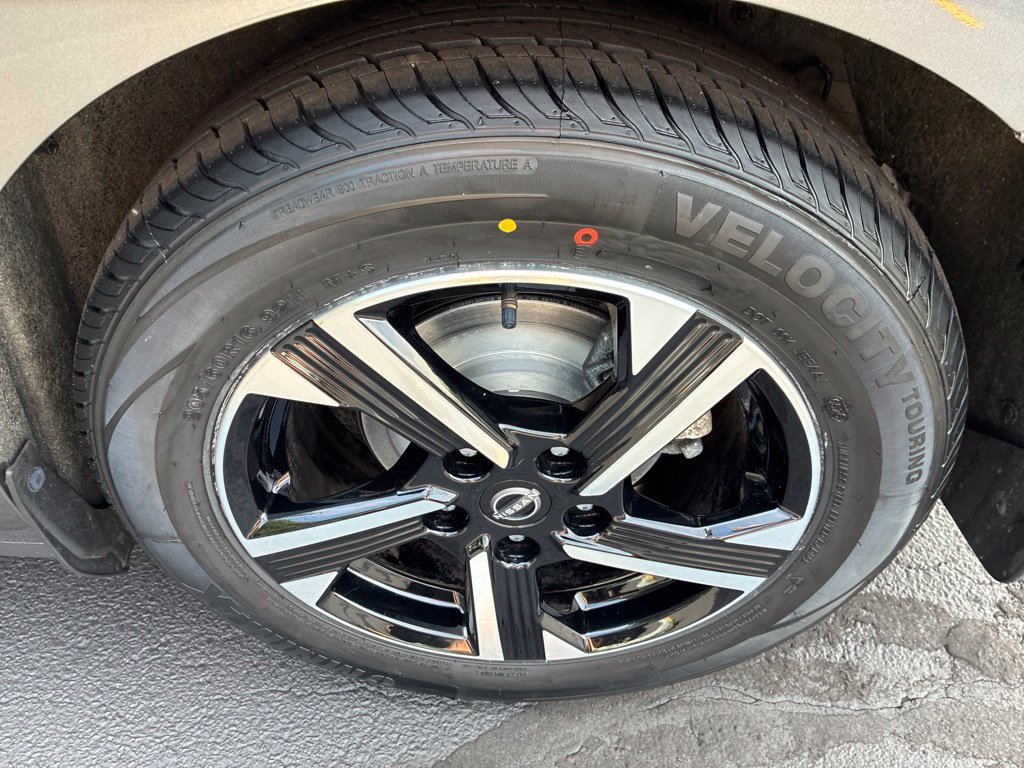 Certified 2024 Nissan Sentra SV FWD image 11
