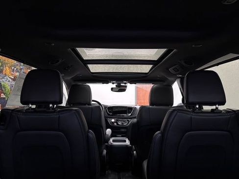 New 2026 Chrysler Pacifica Select w/ S Appearance Package image 44