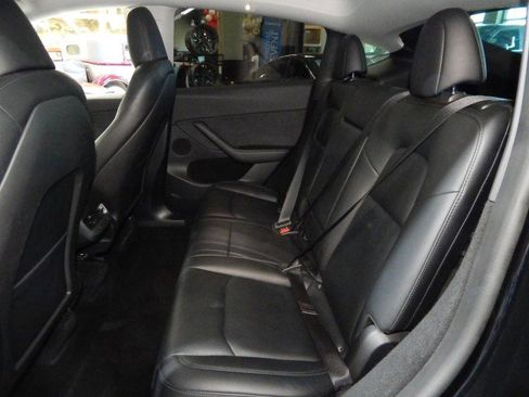 Used 2023 Tesla Model Y AWD image 32