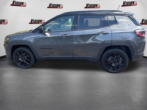 Used 2022 Jeep Compass Latitude w/ Sun and Sound Group AWD/4WD image 8