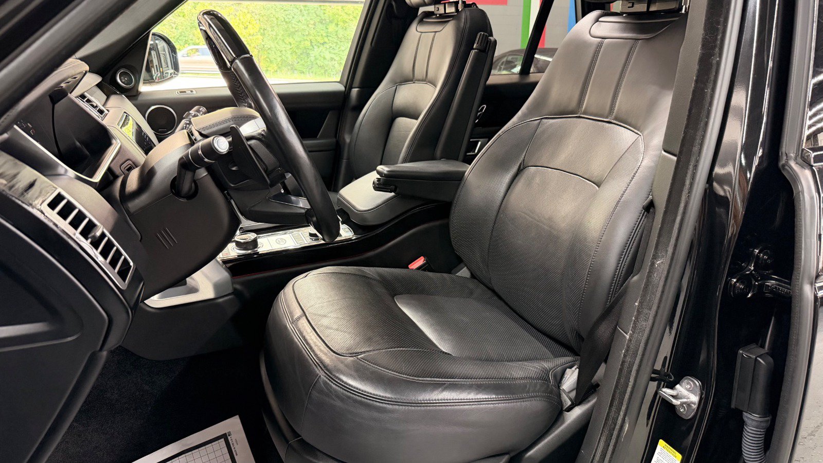 Used 2022 Land Rover Range Rover P525 Westminster Edition AWD/4WD image 30