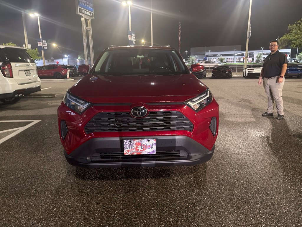 Used 2025 Toyota RAV4 XLE w/ Convenience Package FWD image 17