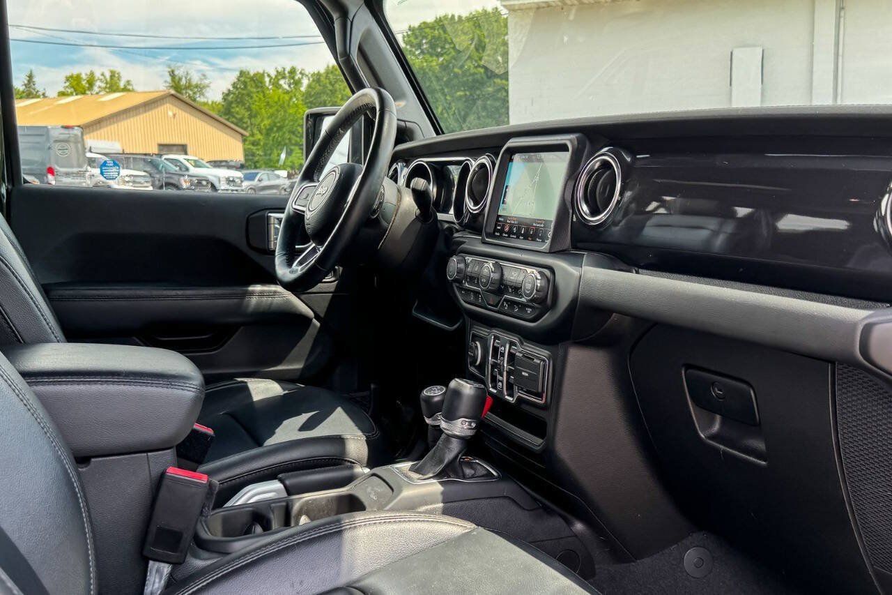 Used 2021 Jeep Wrangler Unlimited Sahara AWD/4WD image 14