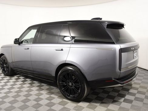 Used 2025 Land Rover Range Rover Long Wheelbase SE image 3