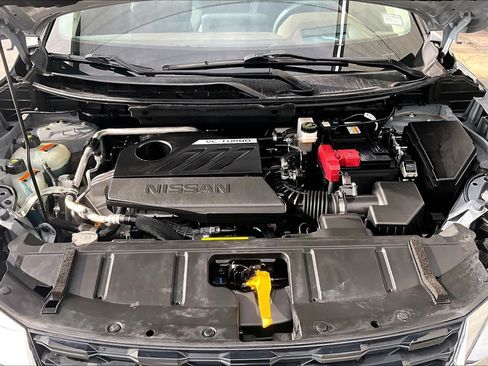 Certified 2023 Nissan Rogue Platinum w/ Platinum Premium Package FWD image 32