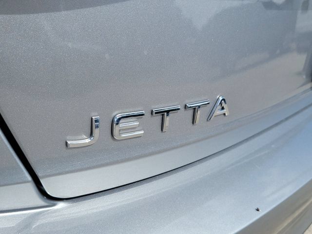 Used 2023 Volkswagen Jetta SE w/ Black Wheel Package FWD image 10