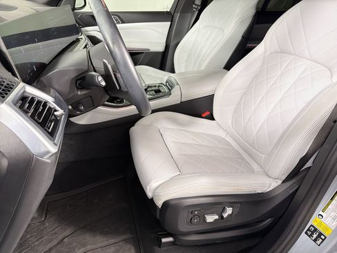 Used 2024 BMW X5 M60i w/ Executive Package image 5