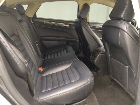 Used 2020 Ford Fusion SEL image 19