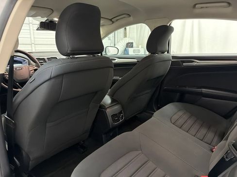 Used 2019 Ford Fusion SE FWD image 23