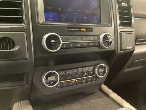 Used 2021 Ford Expedition Limited AWD/4WD image 18