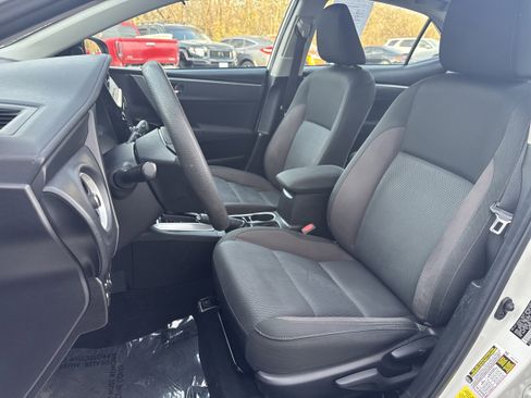 Used 2019 Toyota Corolla LE image 5