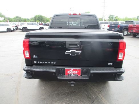 Used 2017 Chevrolet Silverado 1500 LTZ Z71 w/ LTZ Plus Package AWD/4WD image 8
