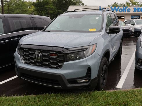 Used 2022 Honda Passport TrailSport image 3