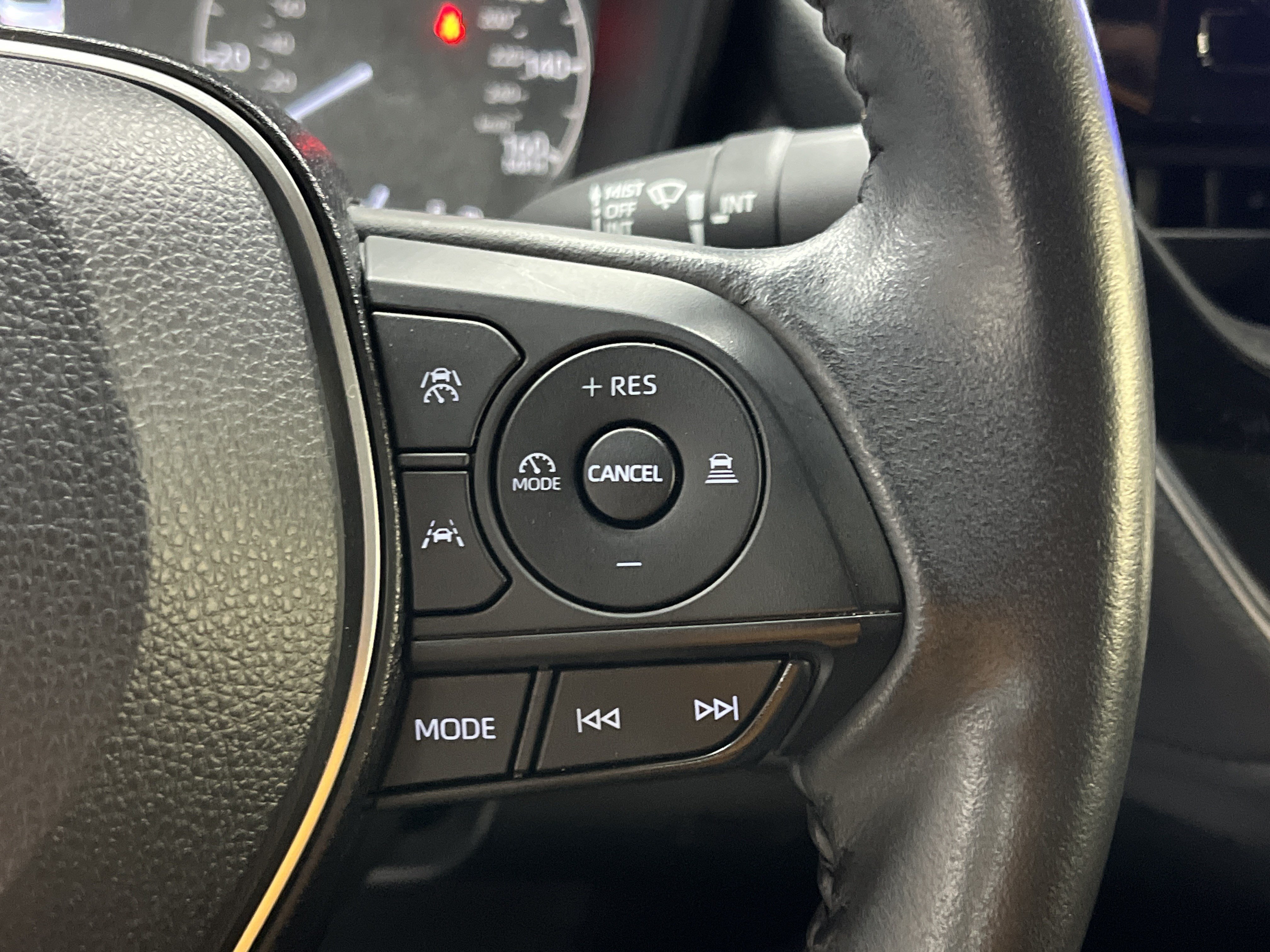 Used 2023 Toyota Corolla SE w/ SE Premium Package FWD image 20