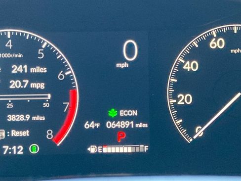 Used 2024 Honda Pilot TrailSport image 17