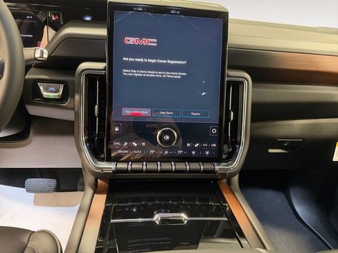 New 2026 GMC Yukon XL Denali w/ Sun & Power Step Package image 21