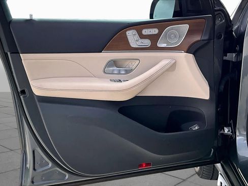 Used 2020 Mercedes-Benz GLS 450 4MATIC image 20
