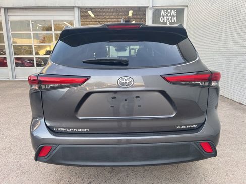 Used 2023 Toyota Highlander XLE image 5