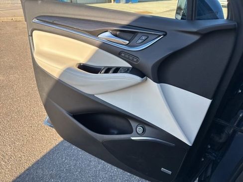 Used 2022 Buick Enclave Premium image 21