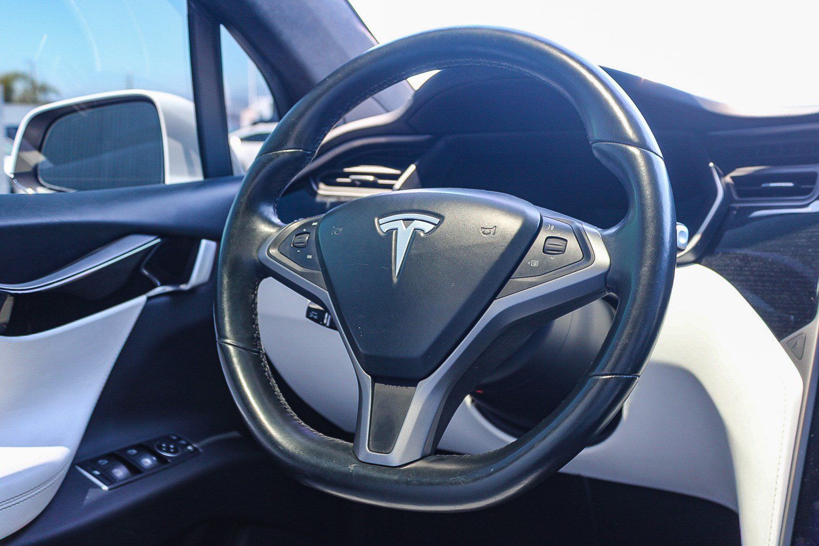 Used 2021 Tesla Model X Long Range AWD/4WD image 16