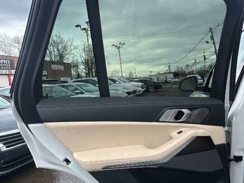 Used 2021 BMW X5 xDrive40i w/ Premium Package image 14