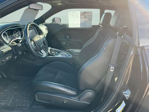 Used 2018 Dodge Challenger GT AWD/4WD image 8