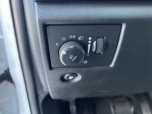 Used 2018 Jeep Grand Cherokee Laredo image 17