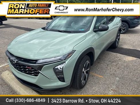 Used 2024 Chevrolet Trax RS w/ Sunroof Package FWD image 1