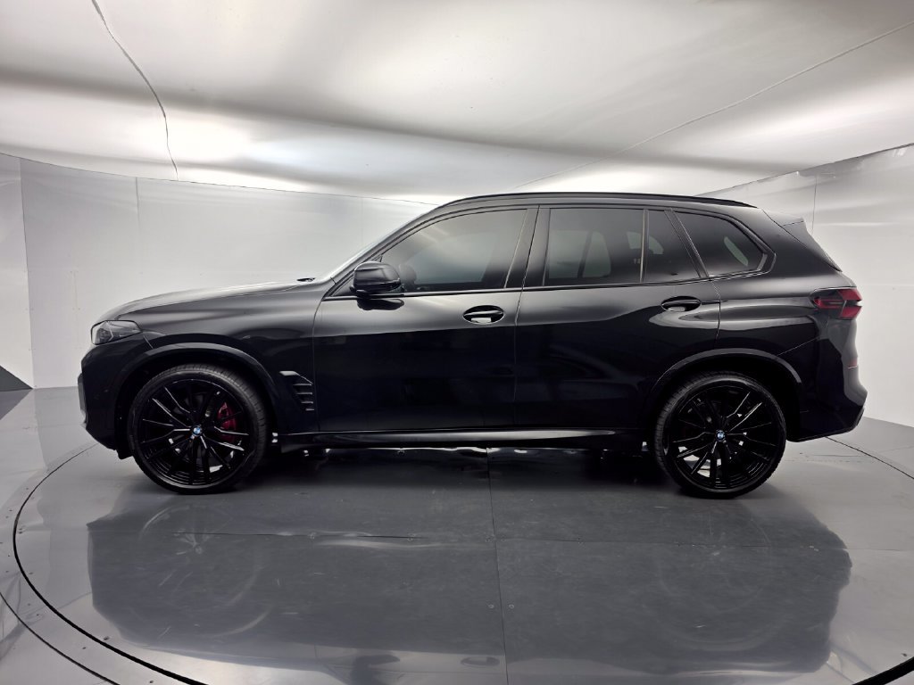 Used 2024 BMW X5 xDrive40i w/ M Sport Package AWD/4WD image 7
