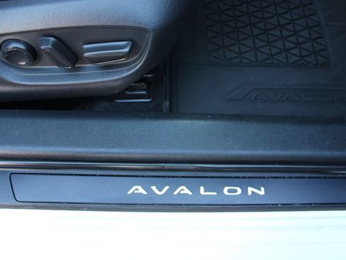 Used 2019 Toyota Avalon Touring w/ Advanced Safety Package FWD image 24