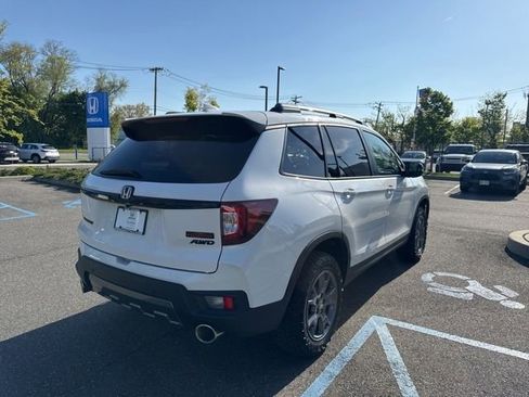 Used 2024 Honda Passport TrailSport image 8