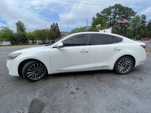 Used 2017 Kia Cadenza Premium w/ Luxury Package image 4