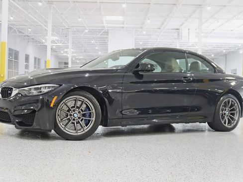 Used 2018 BMW M4 Convertible RWD image 2