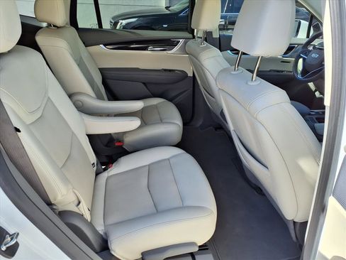 Certified 2023 Cadillac XT6 Premium Luxury image 10