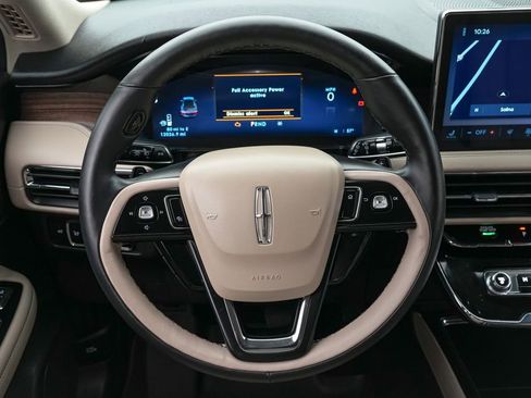 Used 2025 Lincoln Corsair Reserve image 13