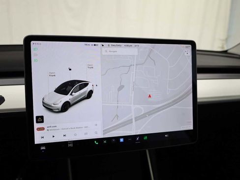Used 2020 Tesla Model Y Long Range image 29