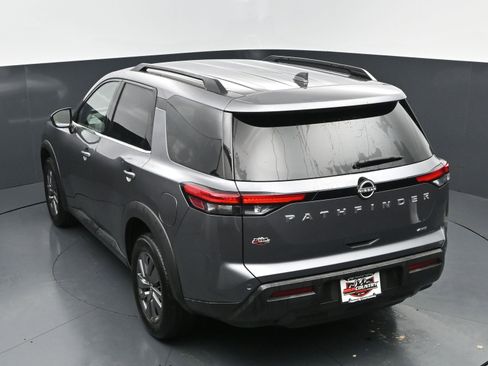 Used 2025 Nissan Pathfinder SV AWD/4WD image 30