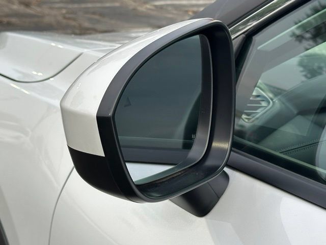 Certified 2025 Nissan Rogue SV AWD/4WD image 10