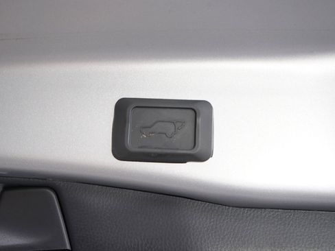 Used 2019 Toyota RAV4 Limited w/ Cold Weather Package AWD/4WD image 11