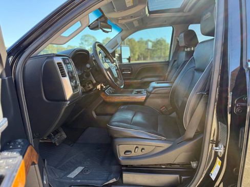 Used 2018 Chevrolet Silverado 3500 High Country w/ Duramax Plus Package image 17