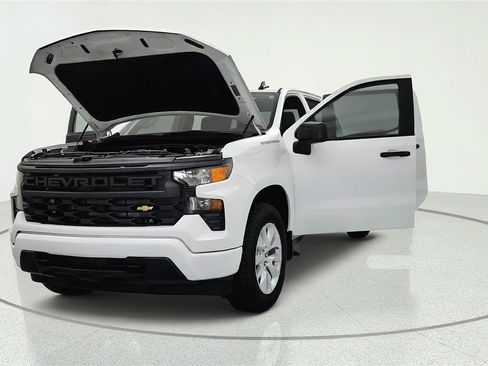 Used 2026 Chevrolet Silverado 1500 Custom AWD/4WD image 10