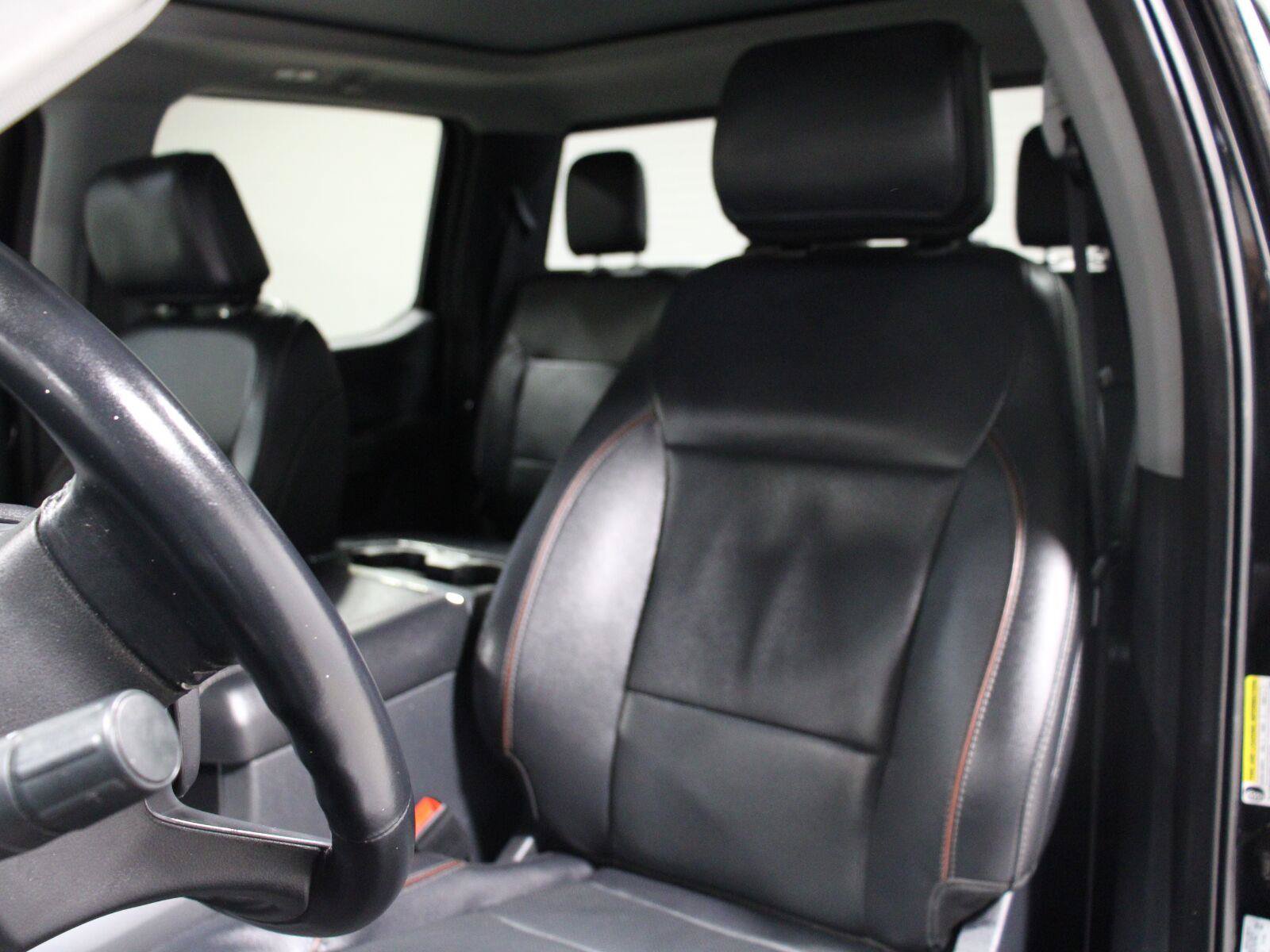 Used 2023 Ford F250 Lariat w/ Lariat Ultimate Package AWD/4WD image 3