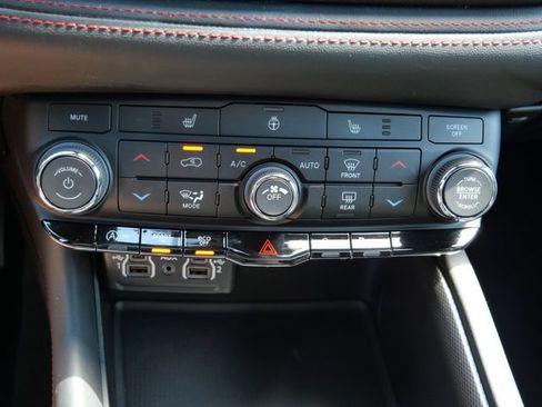 Used 2025 Dodge Durango GT AWD/4WD image 22