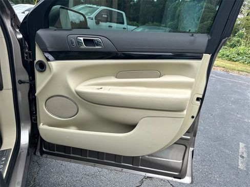 Used 2019 Lincoln MKT AWD image 15