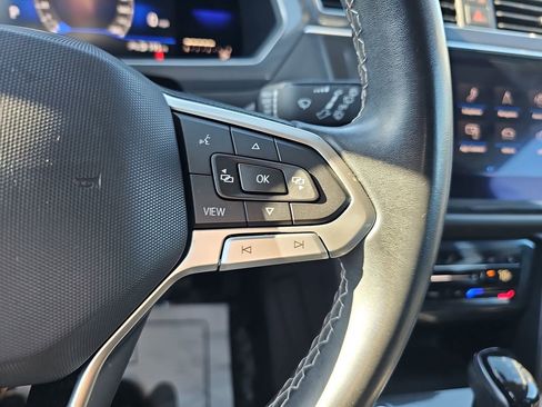 Used 2022 Volkswagen Tiguan SE image 22