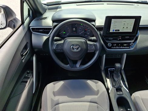 Used 2023 Toyota Corolla Cross AWD Hybrid image 11