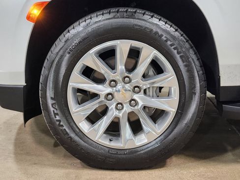 Used 2024 Chevrolet Tahoe Premier AWD/4WD image 28