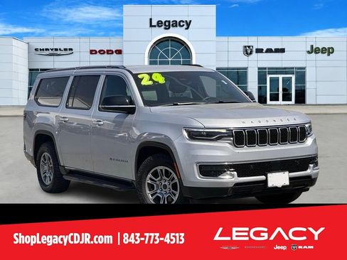 Used 2024 Jeep Wagoneer L 4WD image 1