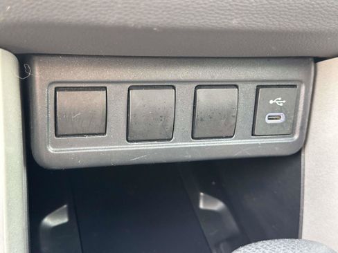 Used 2024 Toyota Corolla Cross SE image 29